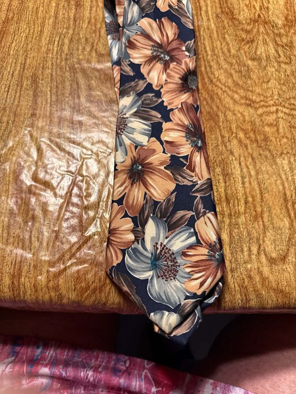 Jefferson Richmond VA Vintage Large Floral Print Necktie
